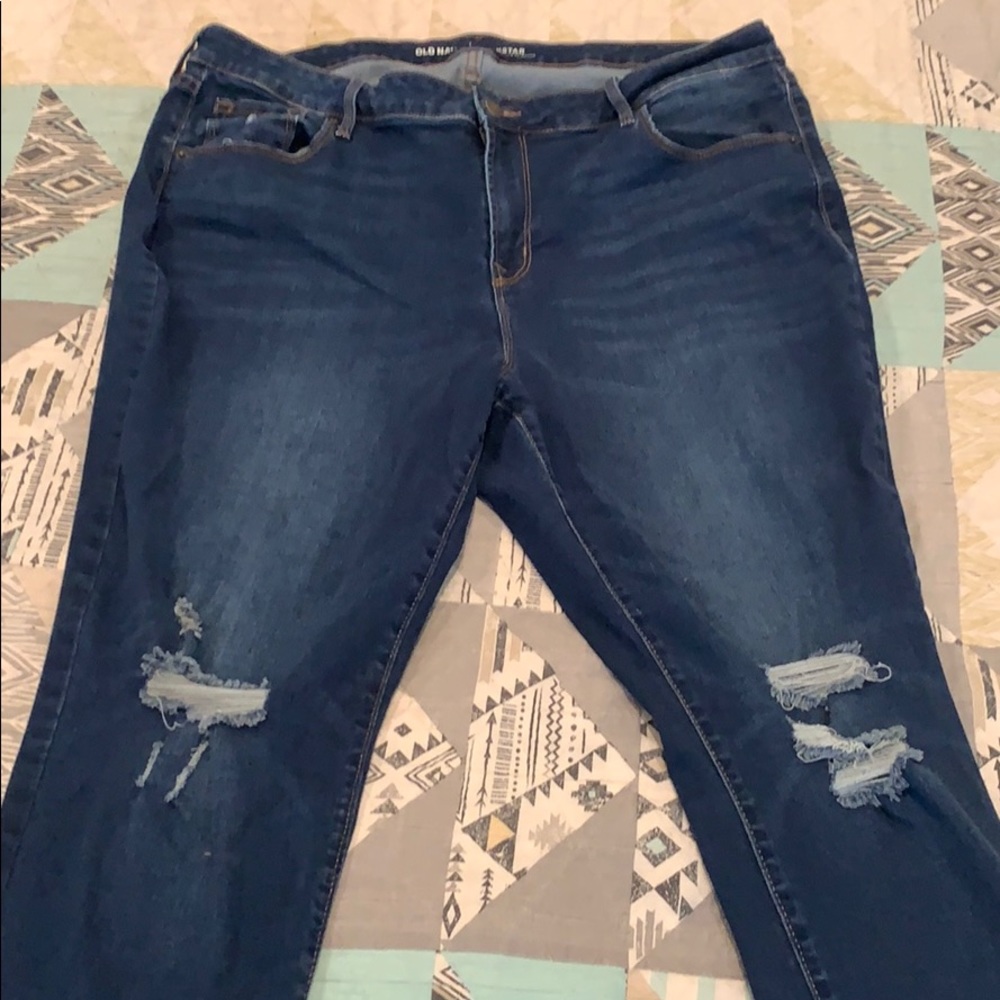 Distressed old navy skinny jeans